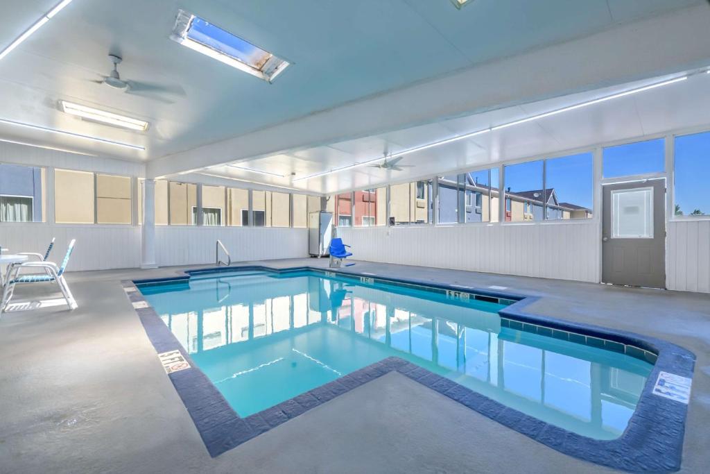 Motel 6 Dawsonville GA North GA Premium Outlets - Image 4