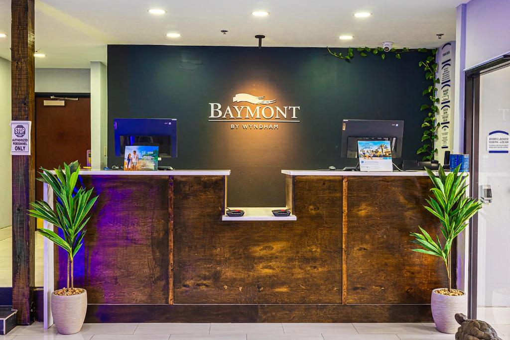 Baymont by Wyndham Port Wentworth - Image 8