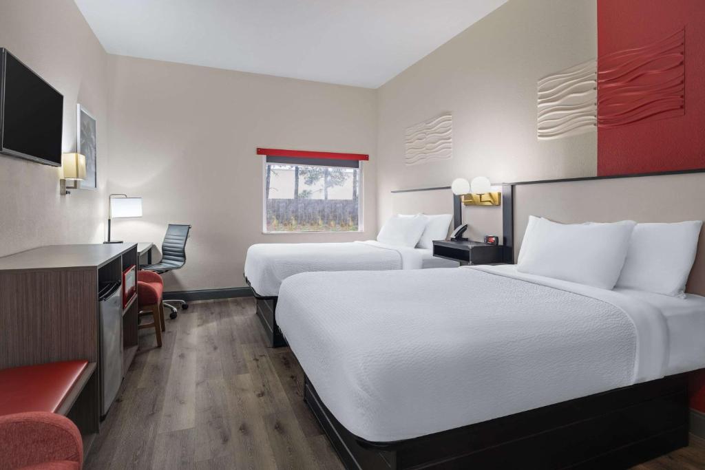 Ramada by Wyndham Locust Grove - Image 8