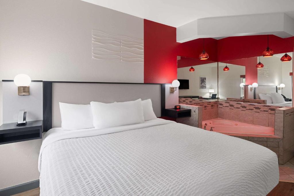 Ramada by Wyndham Locust Grove