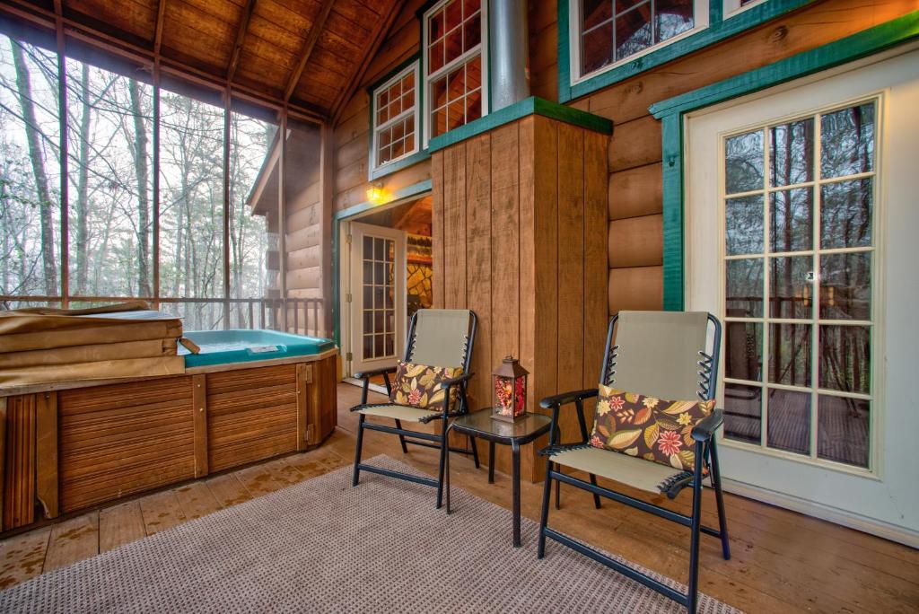 Hot Tub (Jacuzzi) - Photo 8