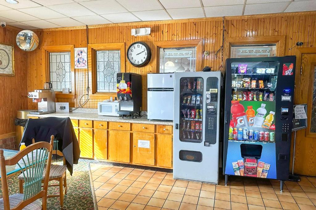 Super Inn & Suites by OYO Milledgeville - Image 5