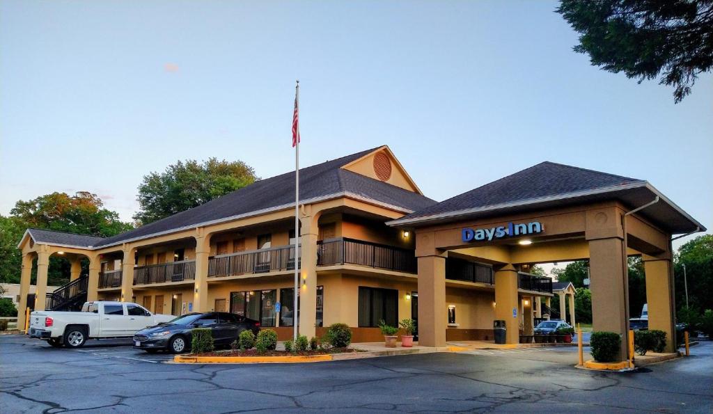 Days Inn by Wyndham Elberton - Image 6