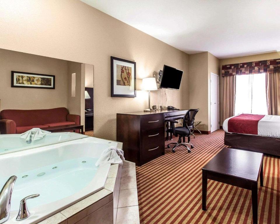 Comfort Suites Waycross