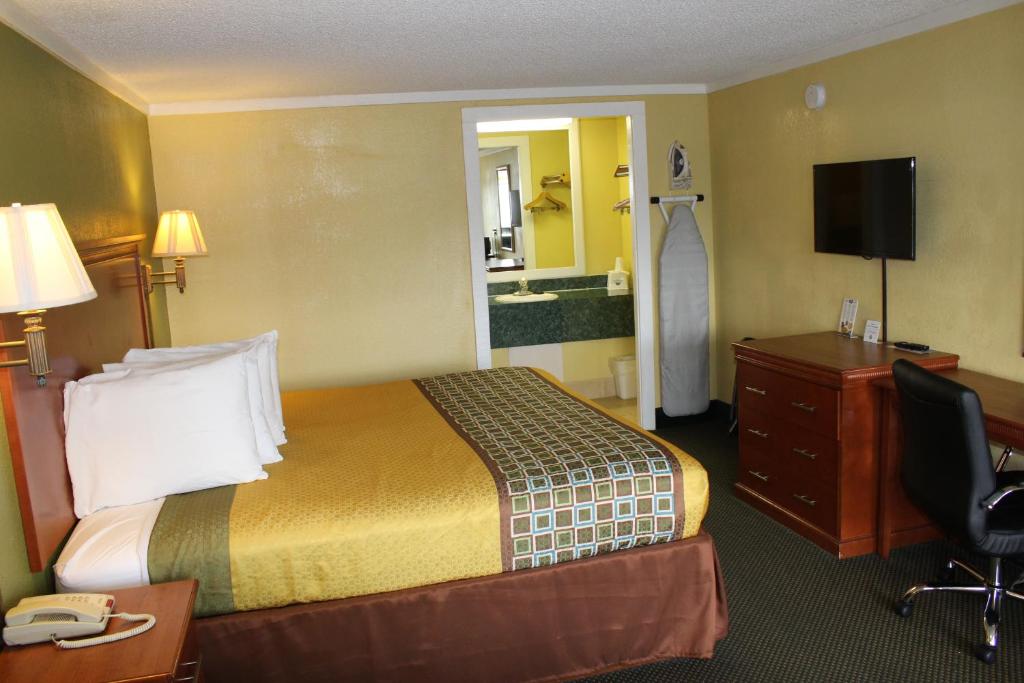 America's Best Value Inn Conyers - Image 6