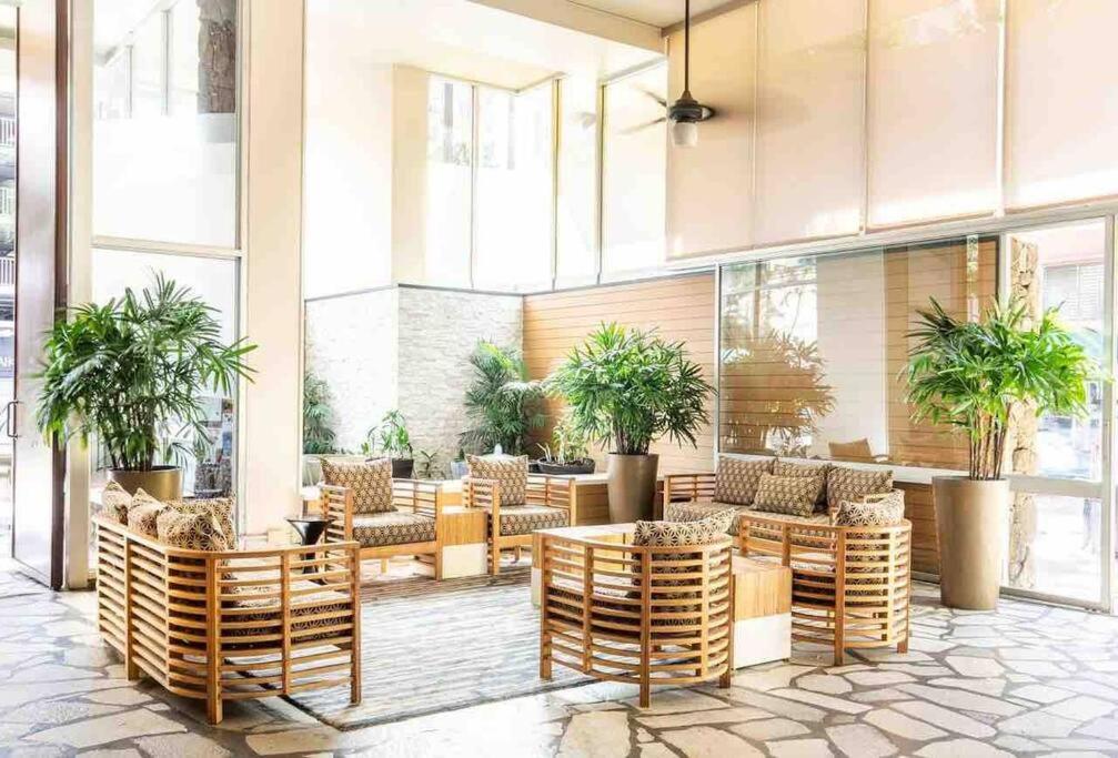 Pacific Monarch - Image 8