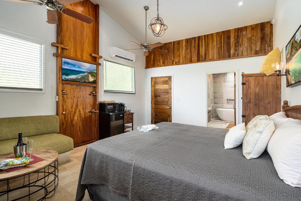 Hot Tub (Jacuzzi) - Photo 2