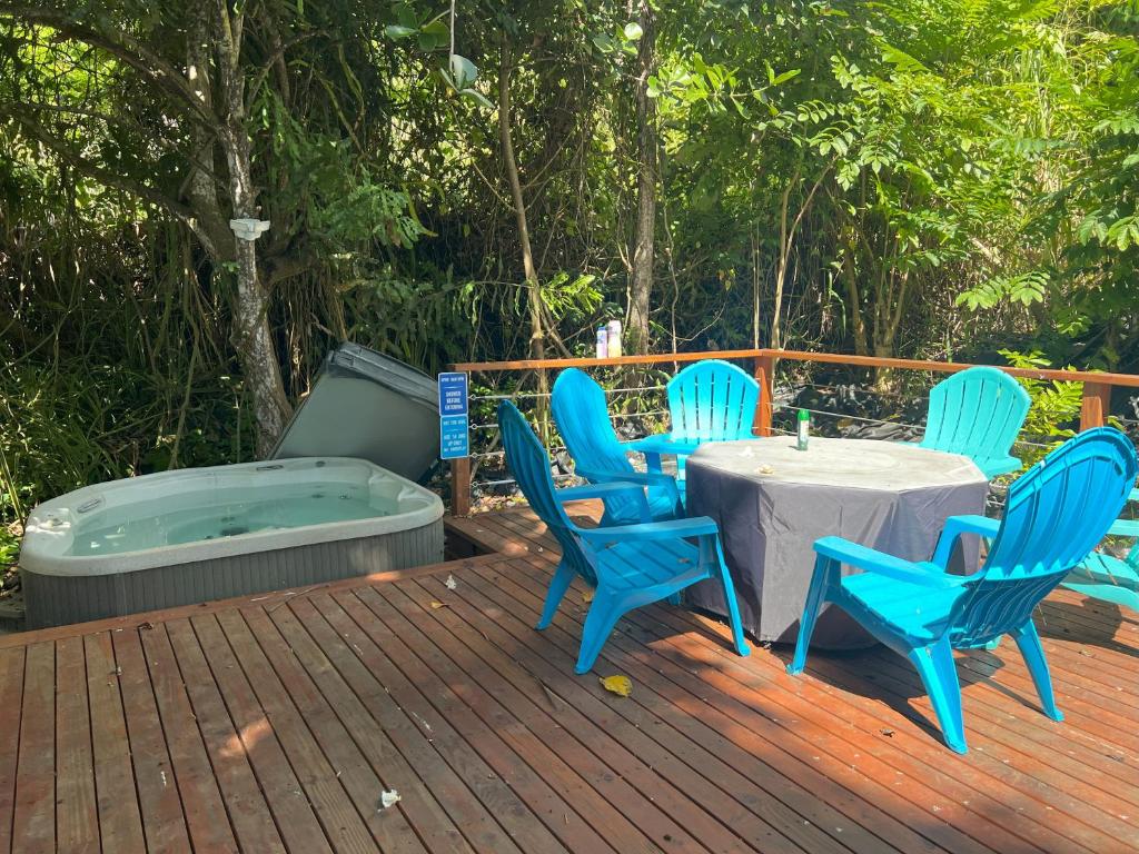 Hot Tub (Jacuzzi) - Photo 2