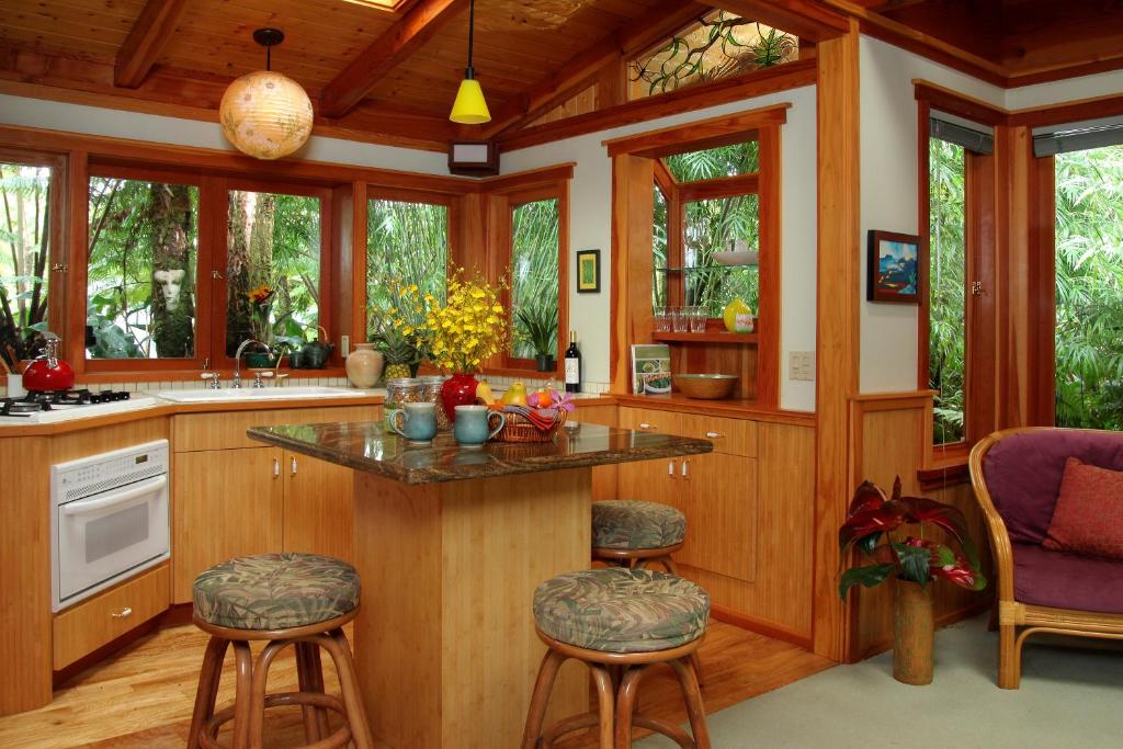 Volcano Rainforest Retreat - Image 7