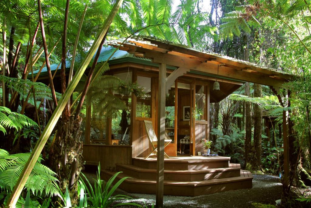 Volcano Rainforest Retreat - Image 5