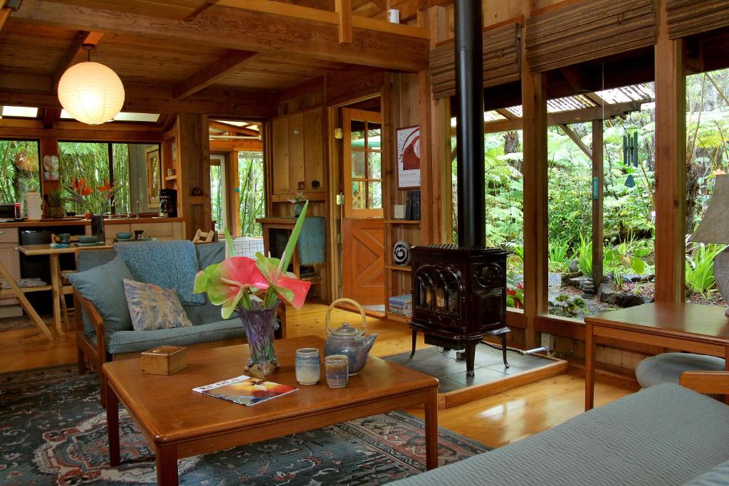 Volcano Rainforest Retreat - Image 8