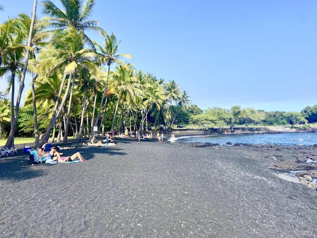 Beachfront 1 Bedroom Condo with Private Beach, Pool, Hot Tub - Image 4