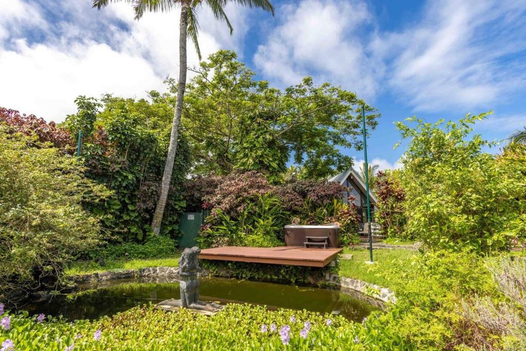 Hot Tub (Jacuzzi) - Photo 2