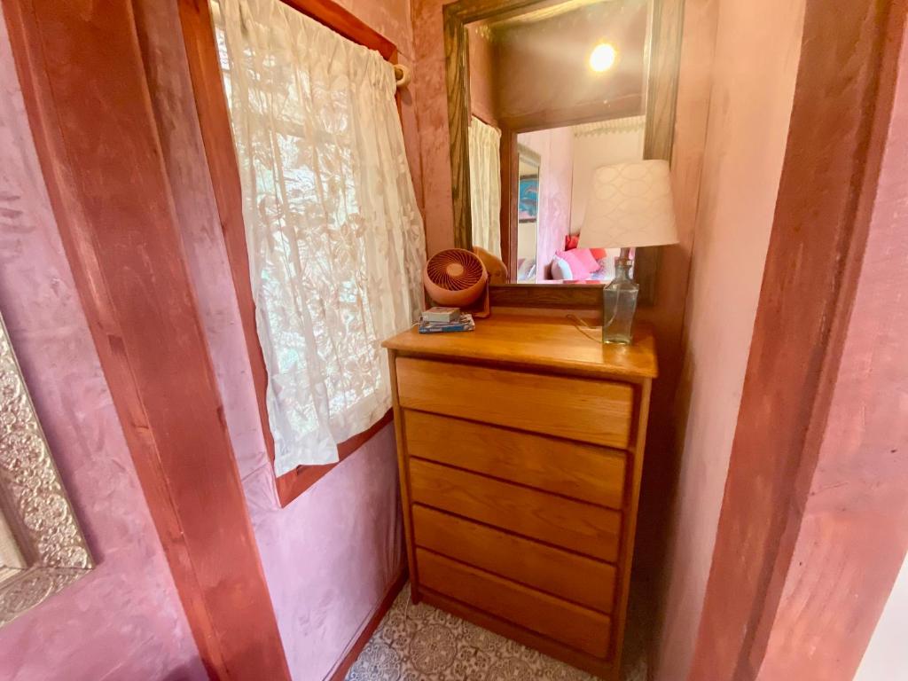 Artsy Cabin on Organic Farm - Image 8