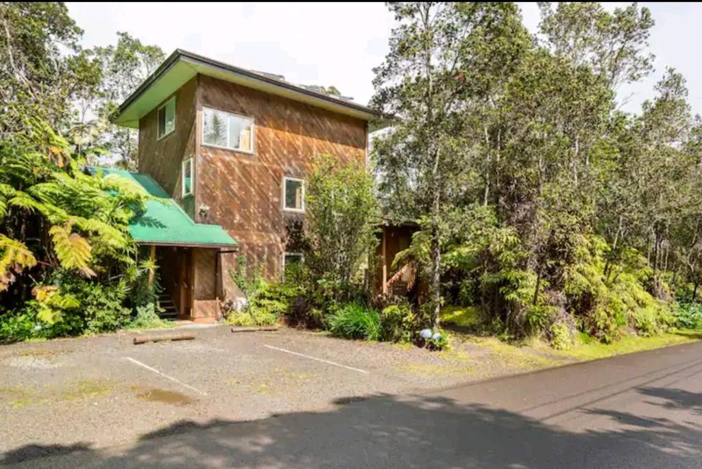 Halema'uma'u- Hale Kumu La'au - Image 6