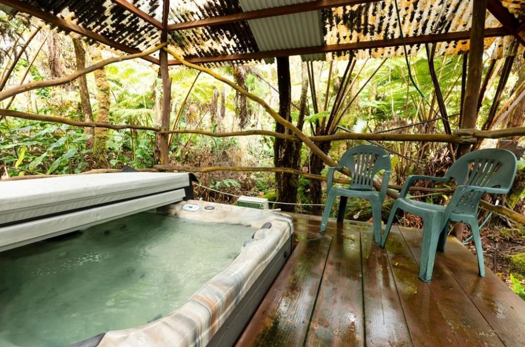 Hot Tub (Jacuzzi) - Photo 7