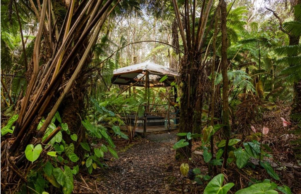 Hot Tub (Jacuzzi) - Photo 2