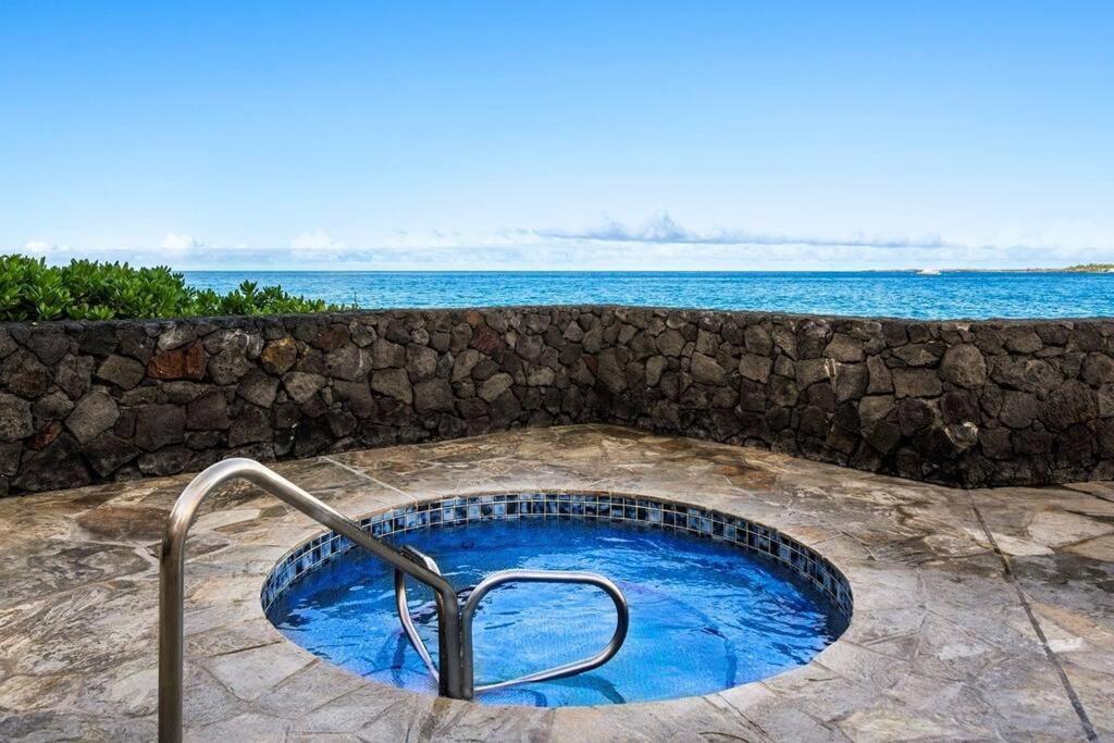 Hot Tub (Jacuzzi) - Photo 2