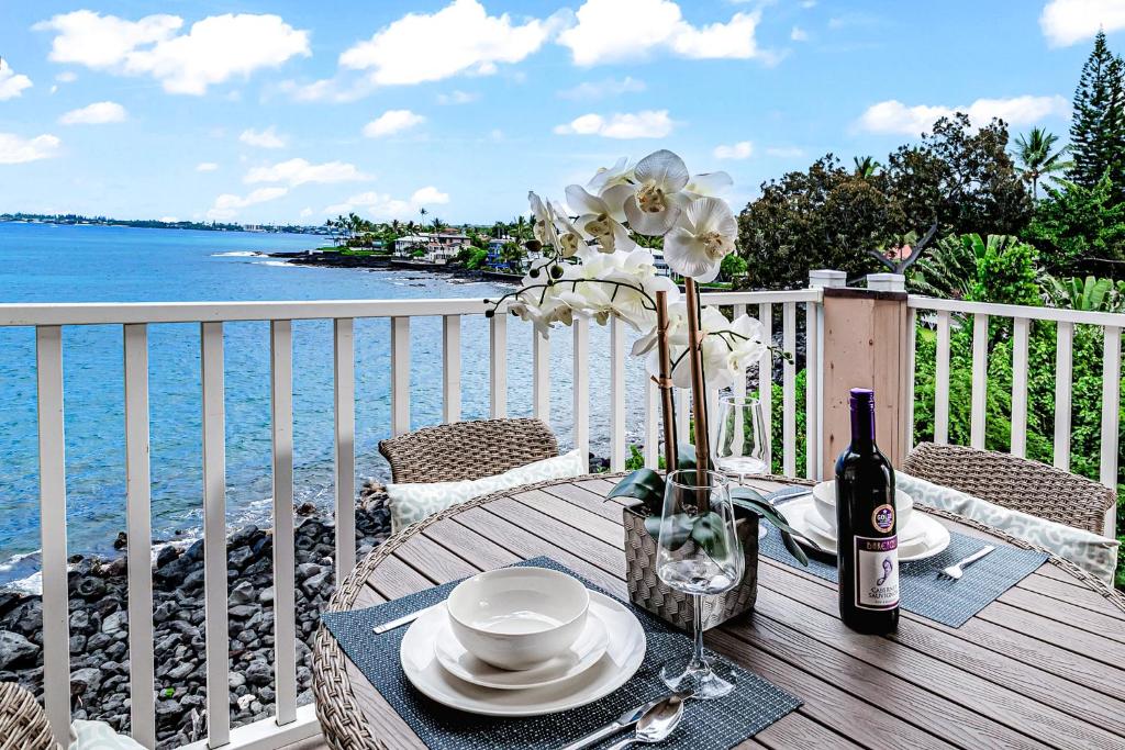 Ocean Echoes: Kona’s Oceanfront Family Oasis