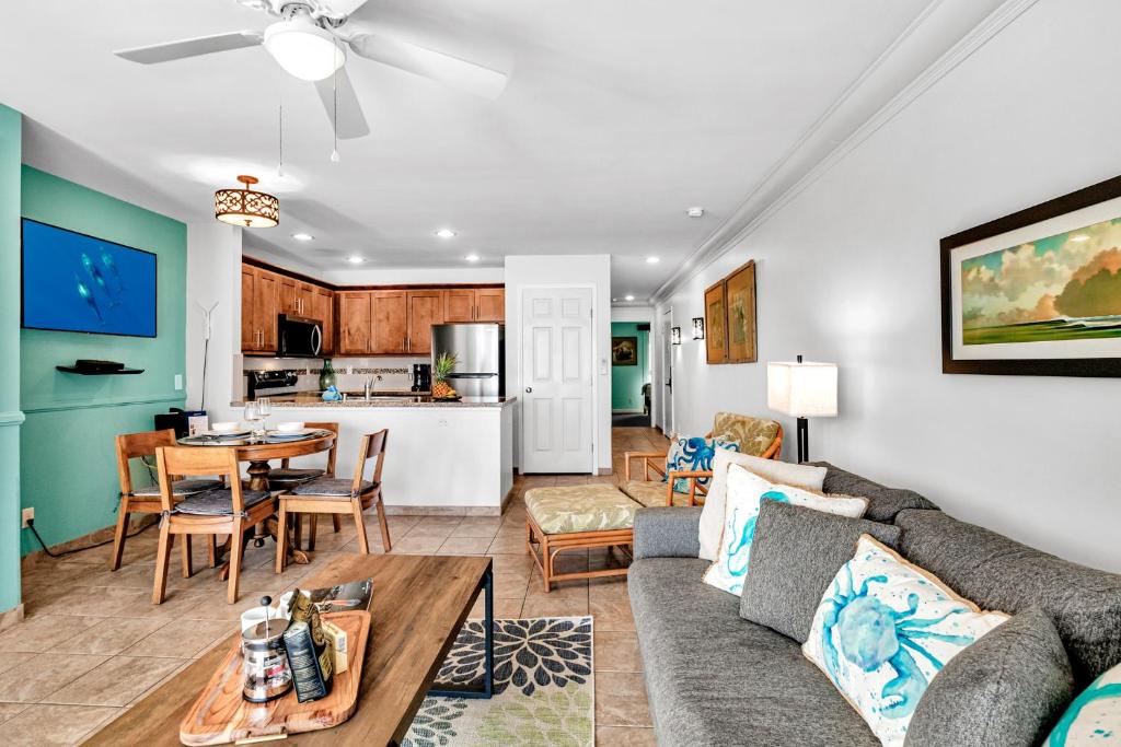 Ocean Echoes: Kona’s Oceanfront Family Oasis - Image 4