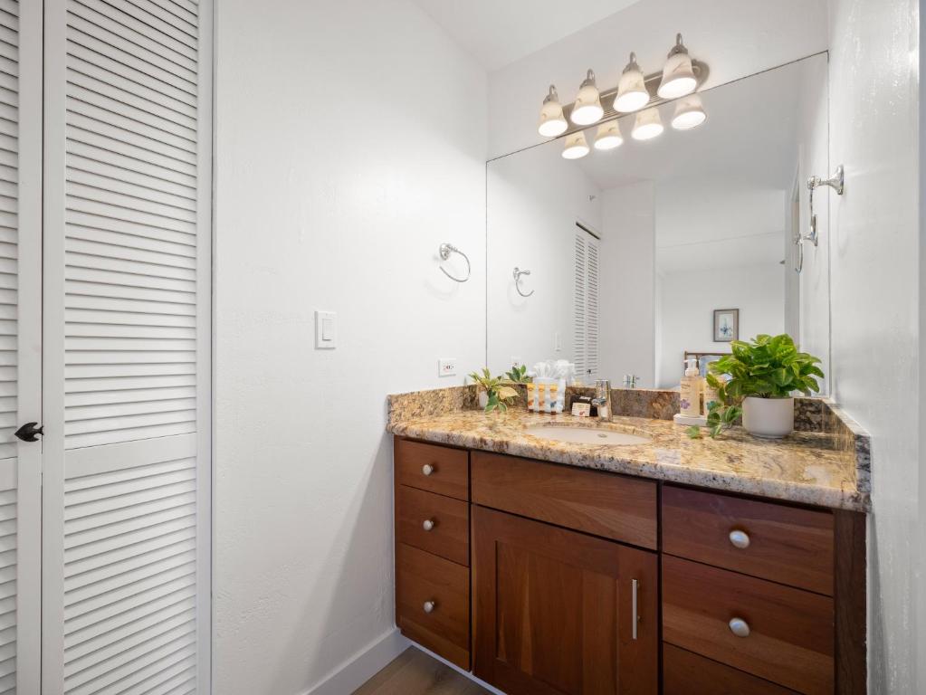 Mahana 1111 - Direct Ocean Views & Beachfront - Image 7