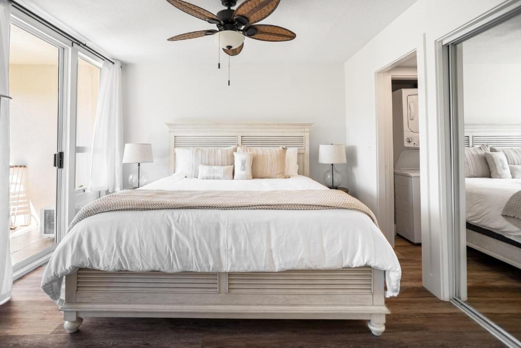 Beach Escape Walk to Beach, Shops and Dining with Pool and Hot Tub - Image 6