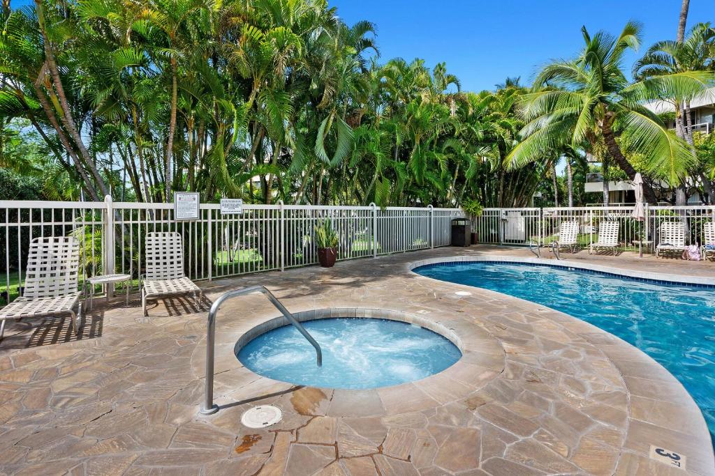 Hot Tub (Jacuzzi) - Photo 2