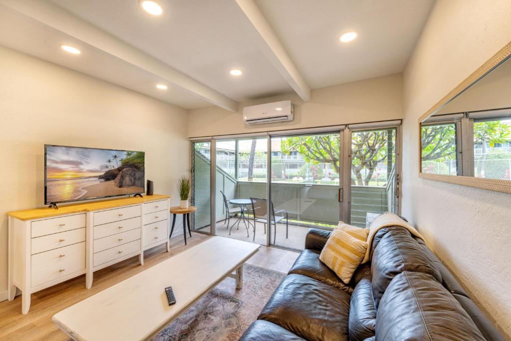 Updated Kihei Studio, Steps to Beach with Pool, Hot Tub & Parking - Image 5