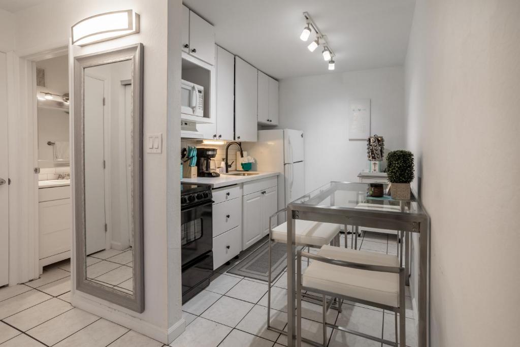 Hot Tub (Jacuzzi) - Photo 2