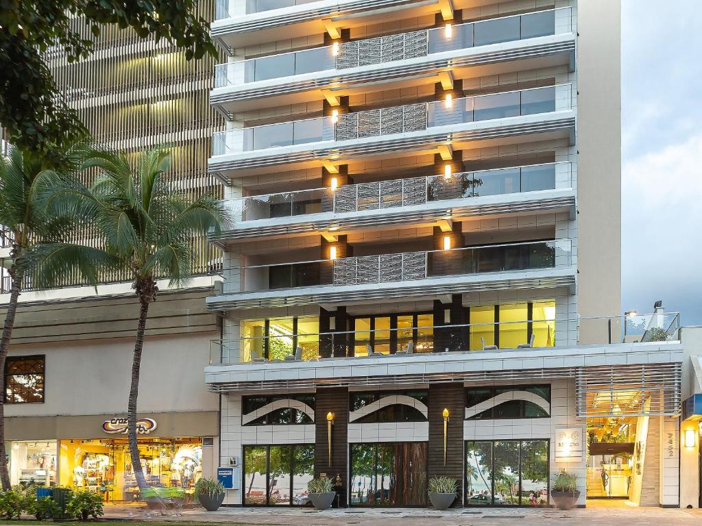 ESPACIO THE JEWEL OF WAIKIKI