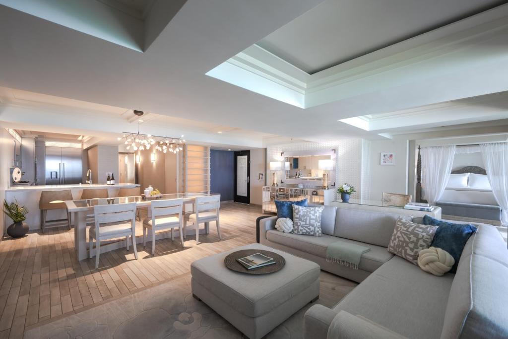 ESPACIO THE JEWEL OF WAIKIKI - Image 6