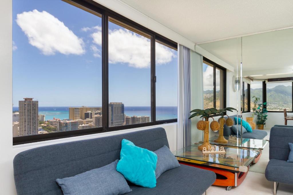 2 Bedroom Penthouse w/Ocean Views - Image 7