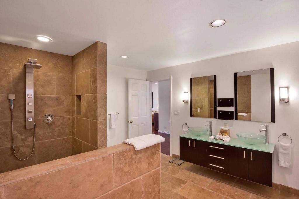 Ohia Kona Estates - An All Suites B&B - Image 8