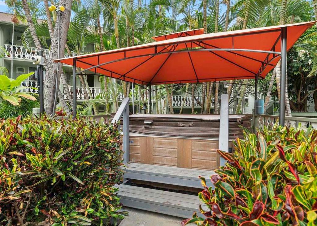 Kona Islander Inn Condos