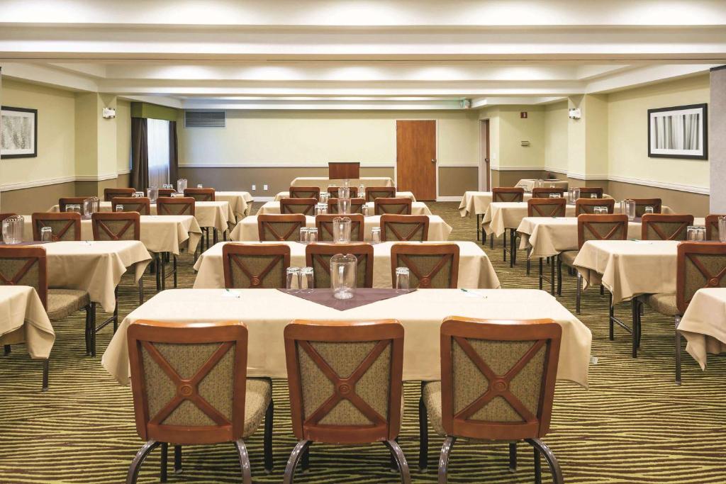 La Quinta by Wyndham Boise Towne Square - Image 7