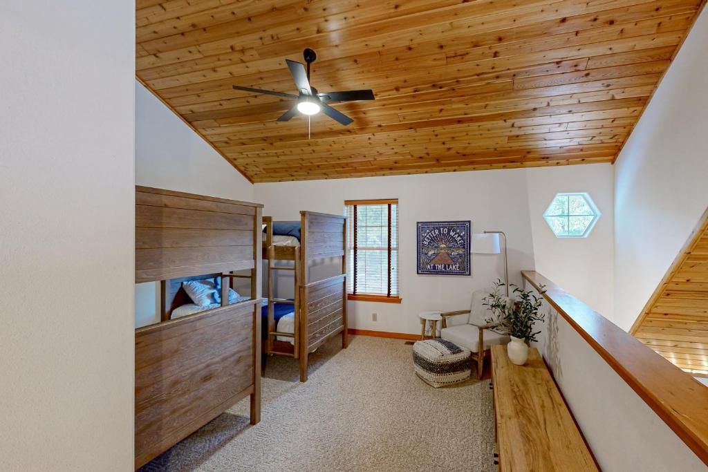 Riverfront Retreat - Image 5