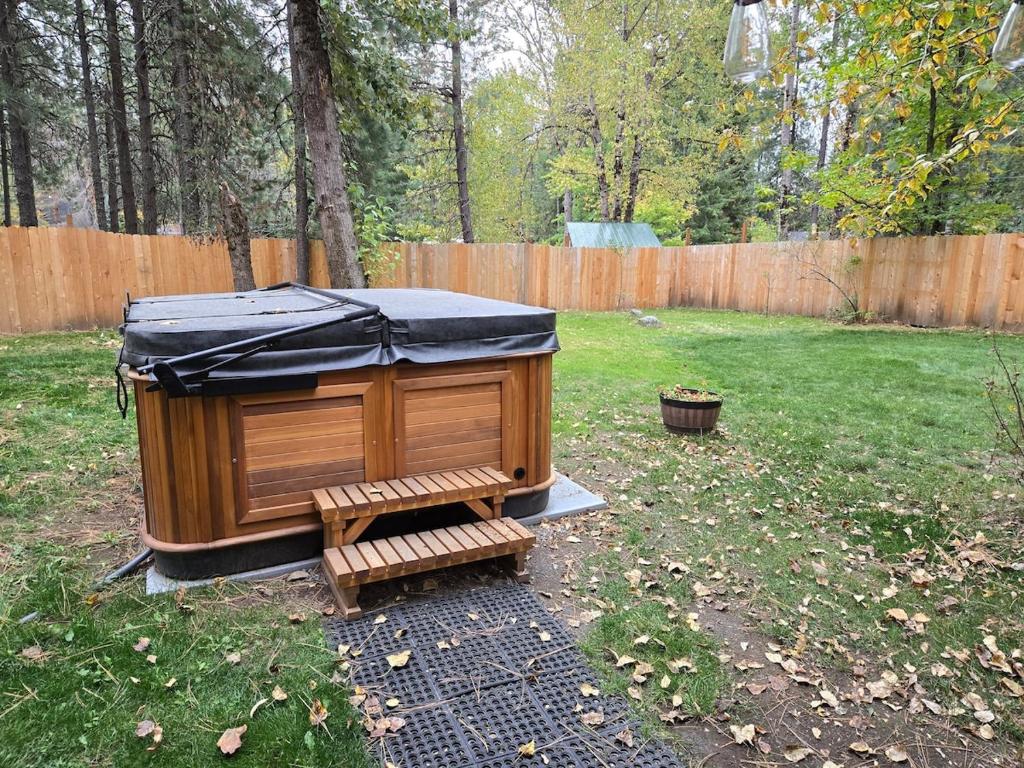 Hot Tub (Jacuzzi) - Photo 2