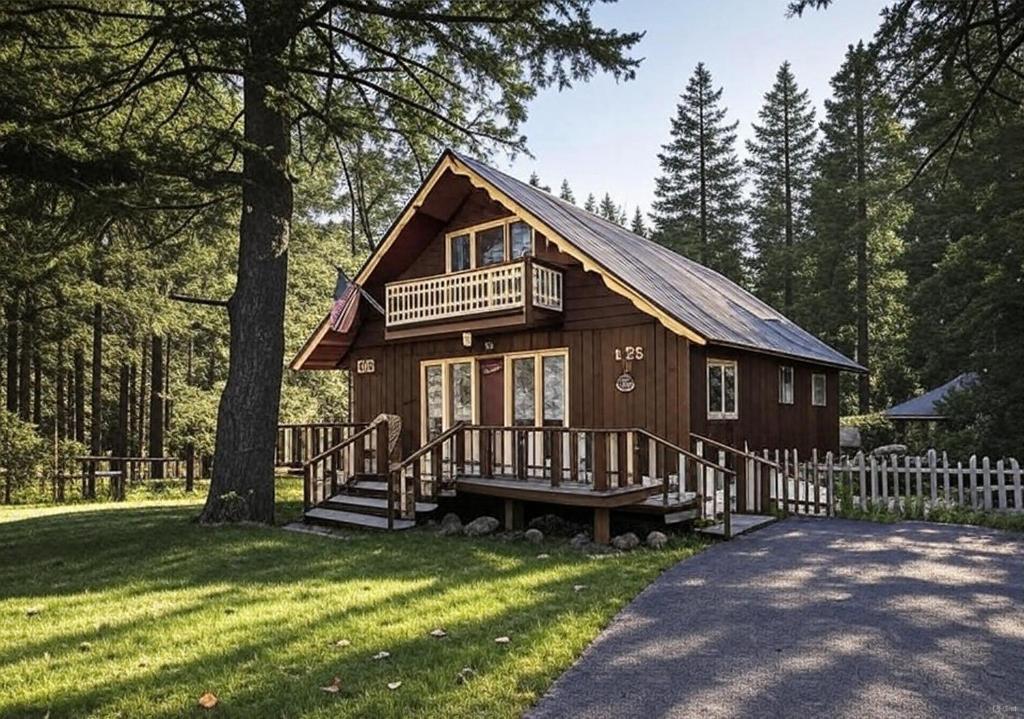 Chalet at the base of Schweitzer Mountain - Image 6