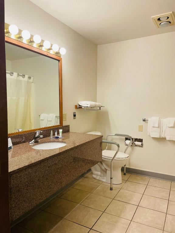 America's Best Value Inn Sandpoint - Image 8