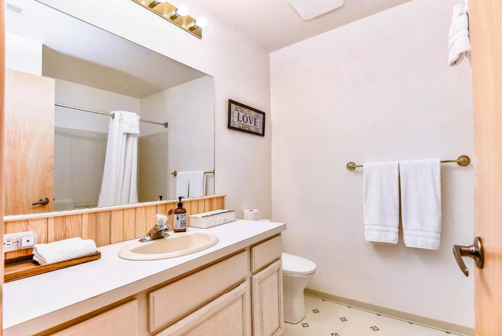 Hot Tub (Jacuzzi) - Photo 2