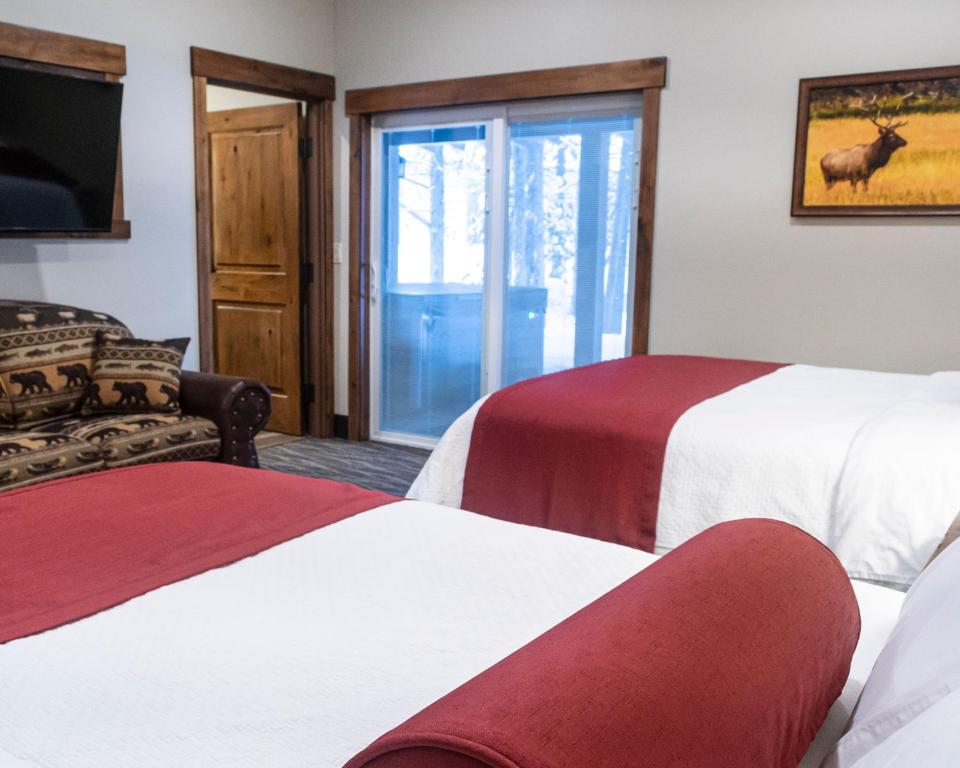 Hot Tub (Jacuzzi) - Photo 3