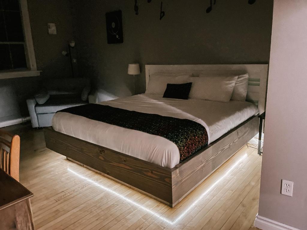 Northside School Bed & Breakfast - Image 8