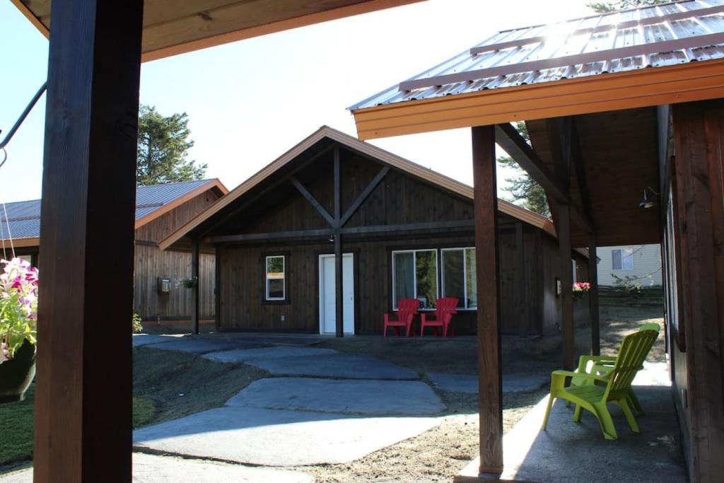 Family Cabin Unit 10 - Image 6