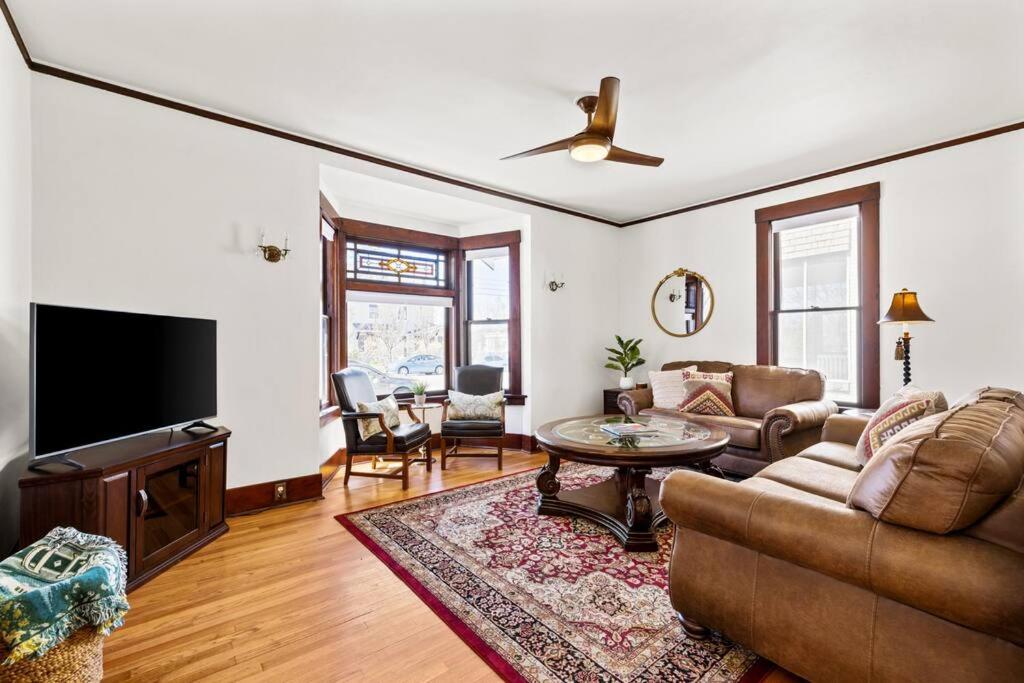 Downtown Bungalow with Geothermal Hot Spring - Image 6