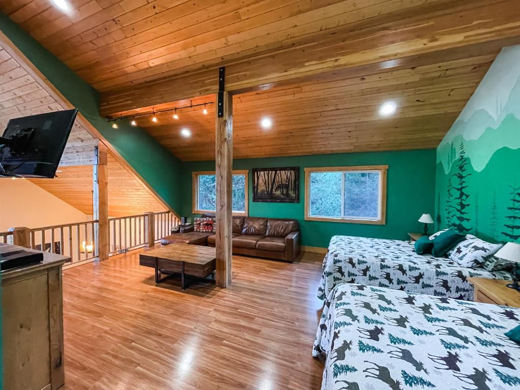 Kantada in the Trees - Image 5