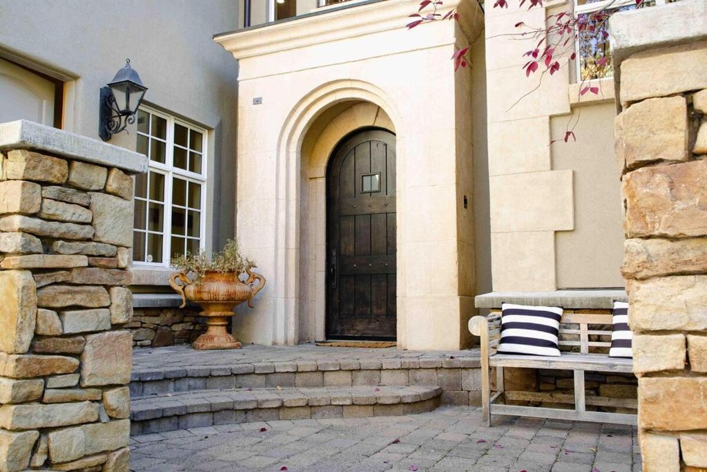 Luxury Warm Springs River Home