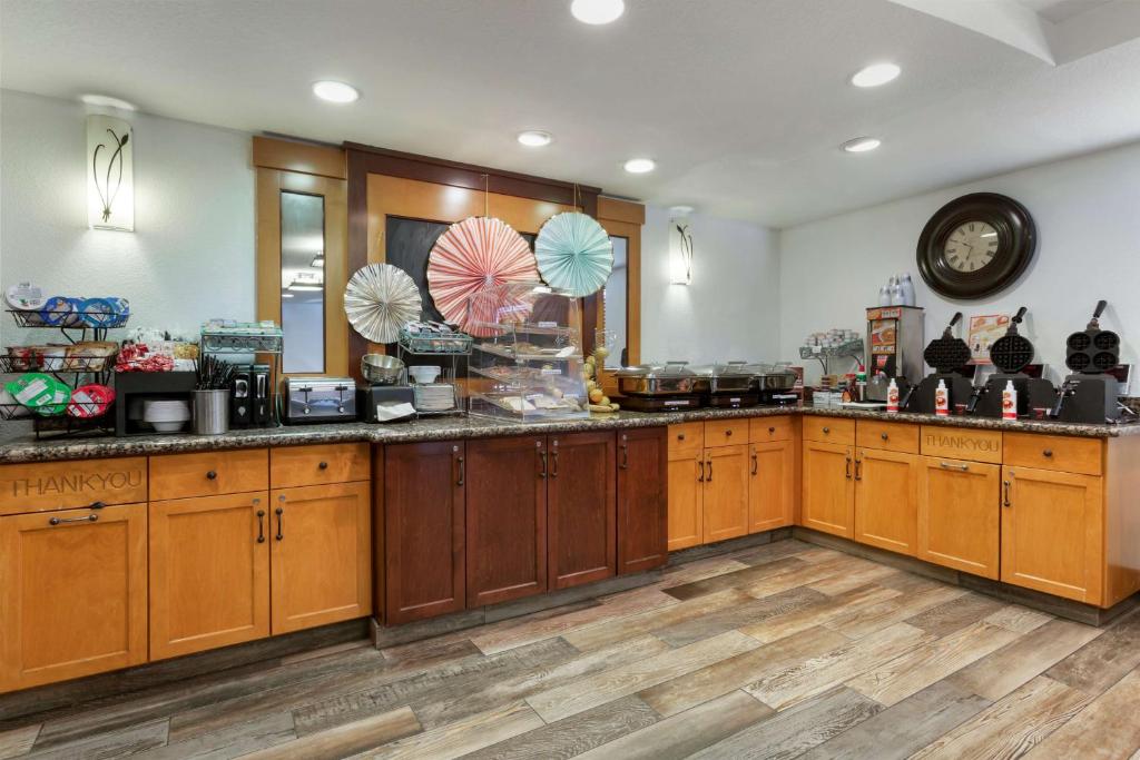 Best Western Plus McCall Lodge and Suites - Image 5