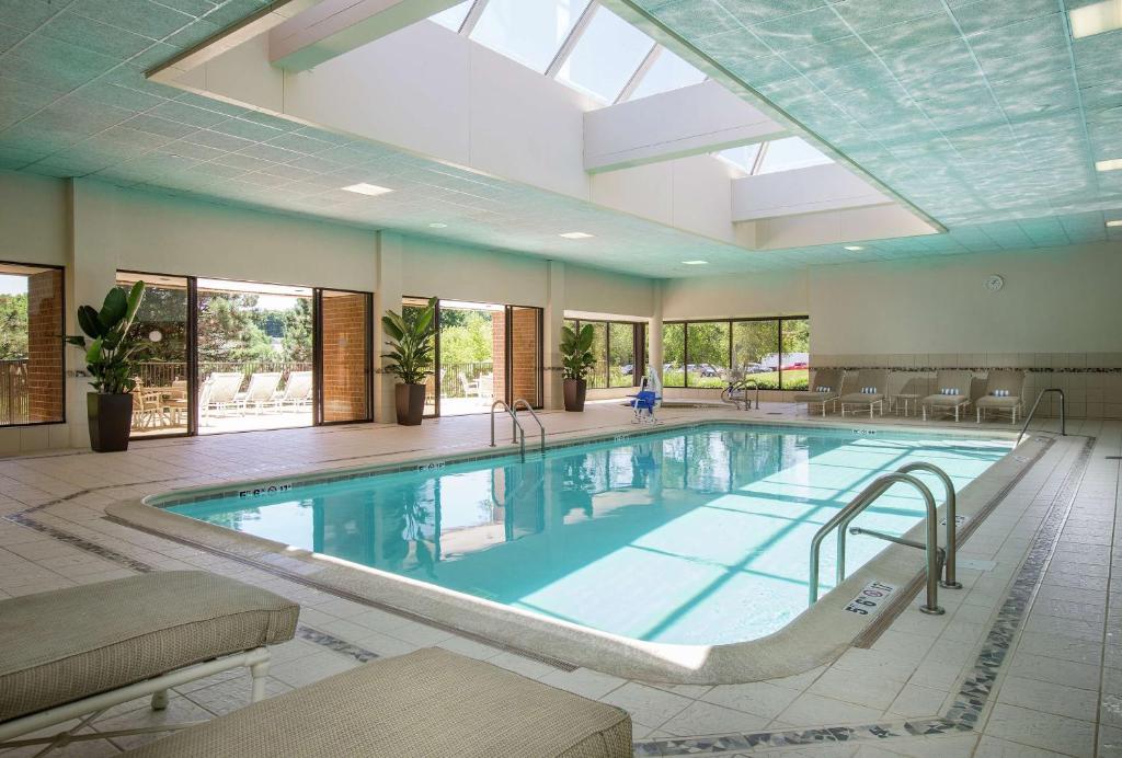 DoubleTree by Hilton Lisle Naperville - Image 4