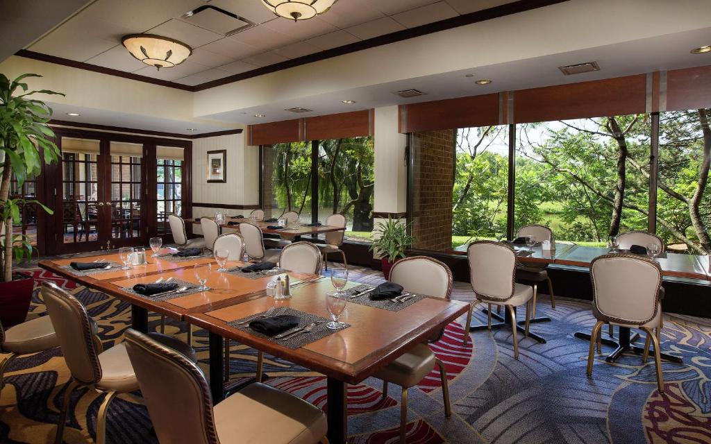 DoubleTree by Hilton Lisle Naperville - Image 5