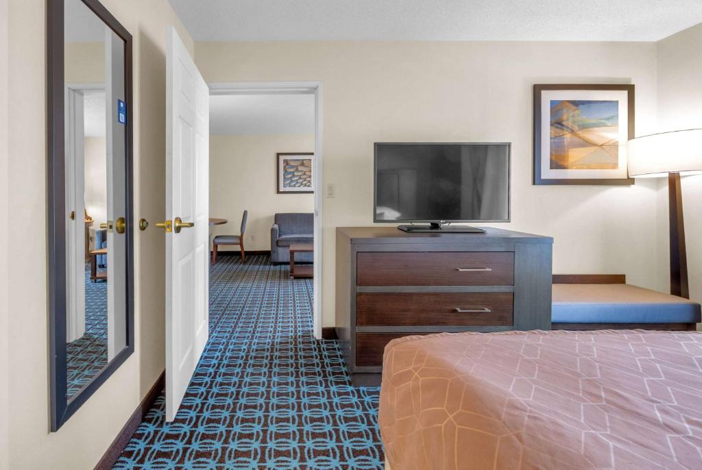 Wingate by Wyndham Chicago Schaumburg - Image 4